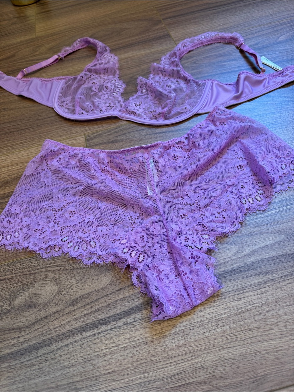 By Anthropologie Delicate Lace Underwire Bra & Boyshort Set light Purple size M - Picture 2 of 6